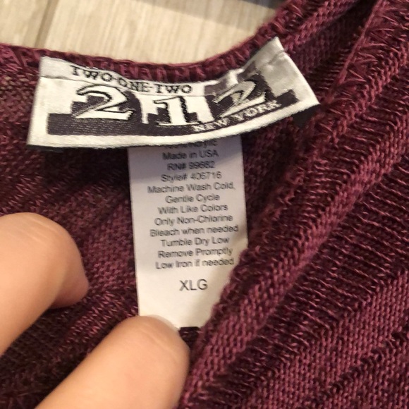 Acrylic blouse - Picture 2 of 3